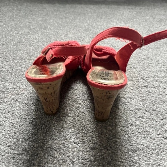 Elegant Red Slingback Heels - Picture 4 of 4